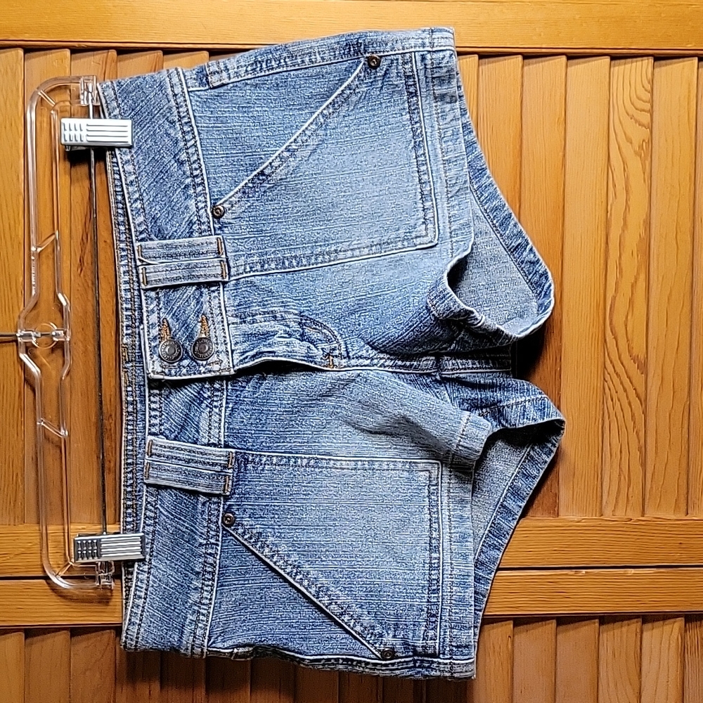 Aeropostale booty Jean shorts. Size 4.